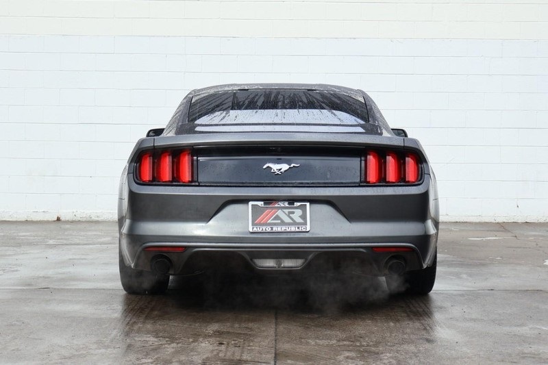 2015 Ford Mustang EcoBoost photo 6
