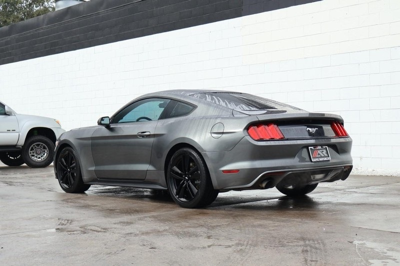 2015 Ford Mustang EcoBoost photo 10