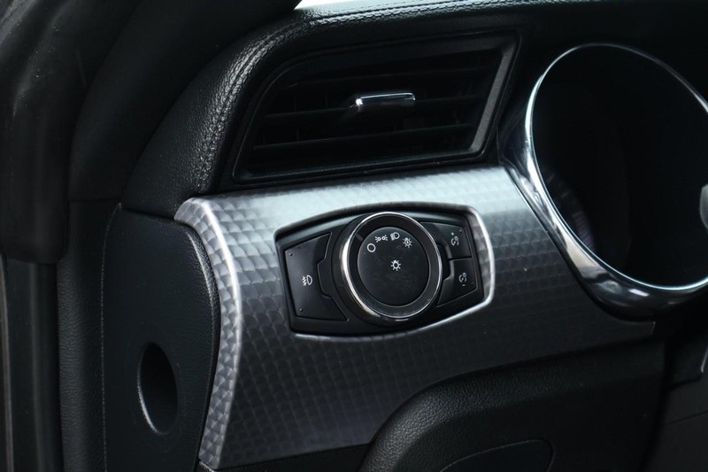 2015 Ford Mustang EcoBoost photo 17