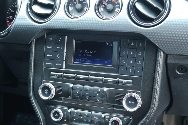 2015 Ford Mustang EcoBoost photo 29