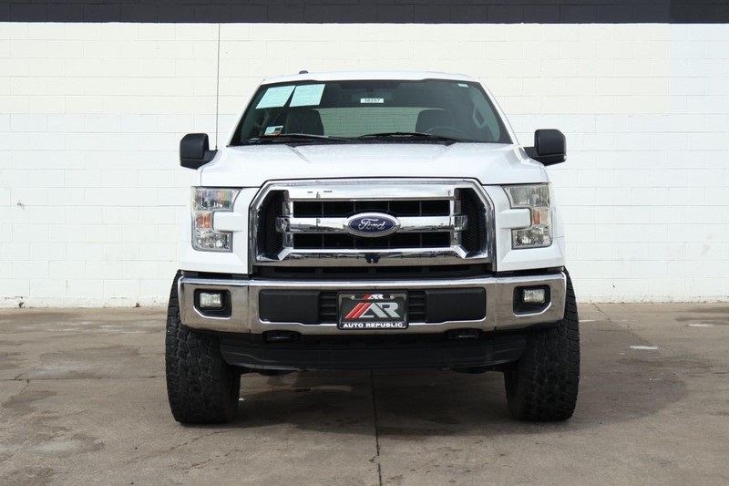 2015 Ford F-150 XLT photo 2