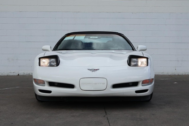 2003 Chevrolet Corvette photo 3