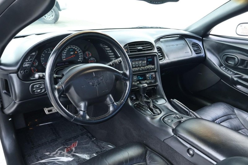 2003 Chevrolet Corvette photo 18