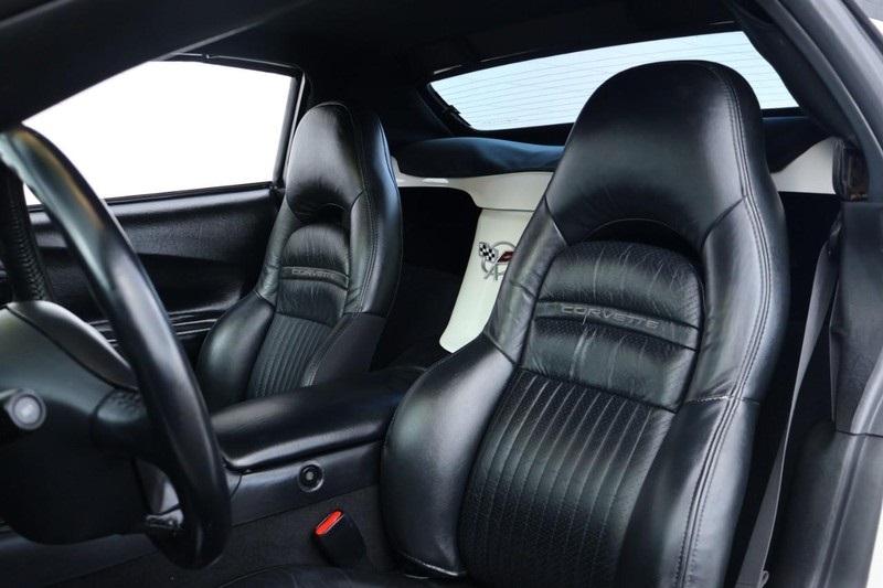 2003 Chevrolet Corvette photo 20
