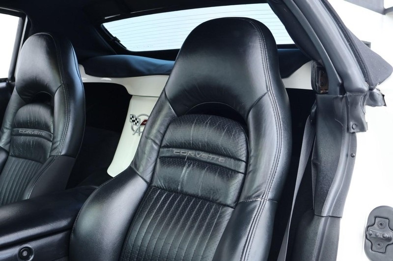 2003 Chevrolet Corvette photo 21