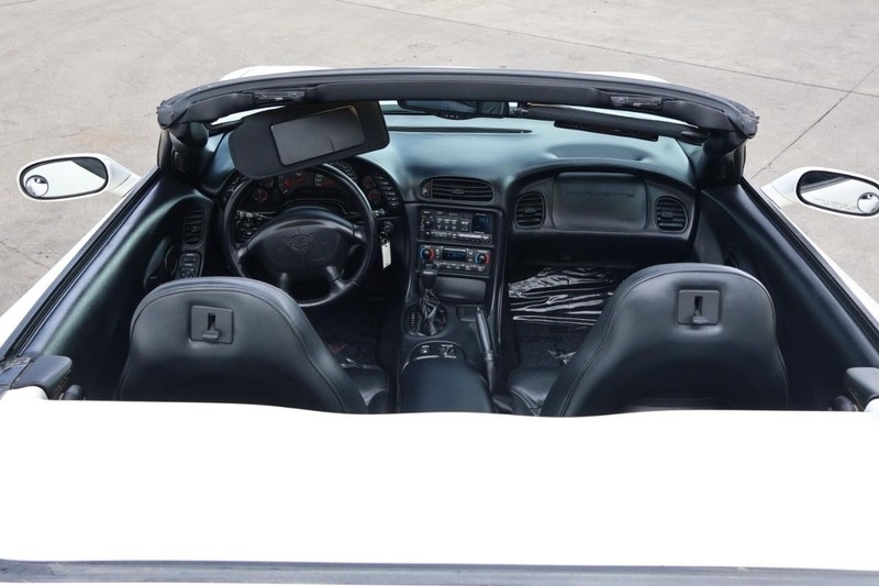 2003 Chevrolet Corvette photo 27