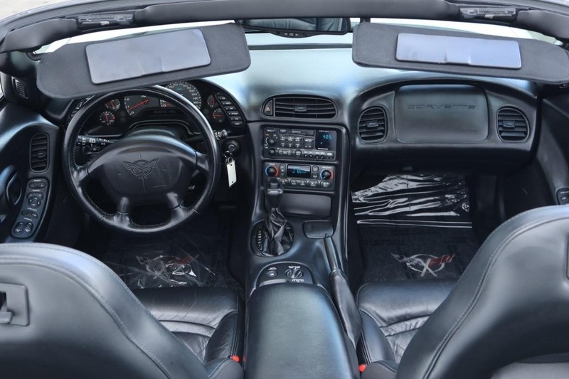 2003 Chevrolet Corvette photo 28