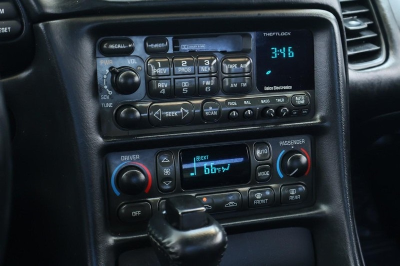 2003 Chevrolet Corvette photo 35