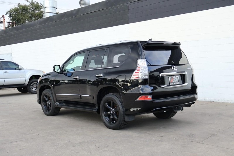 2017 Lexus GX 460 photo 9