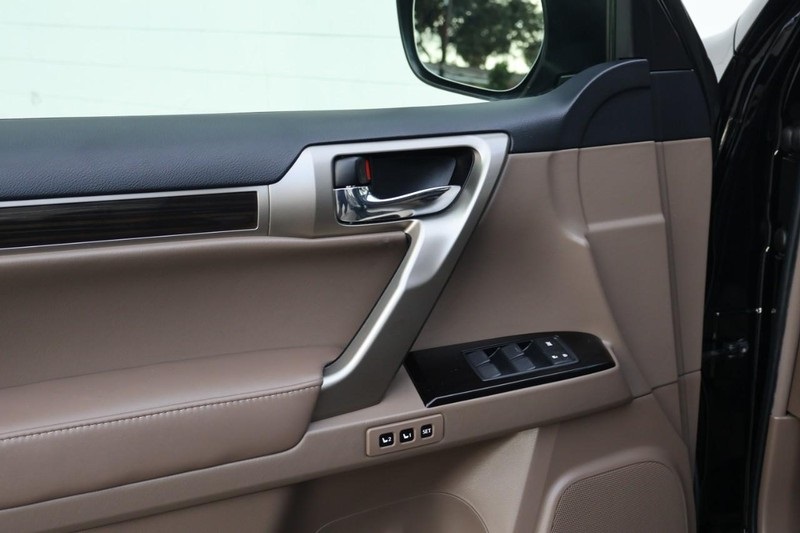 2017 Lexus GX 460 photo 16