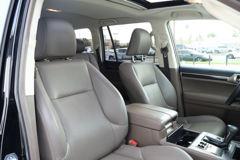 2017 Lexus GX 460 photo 23