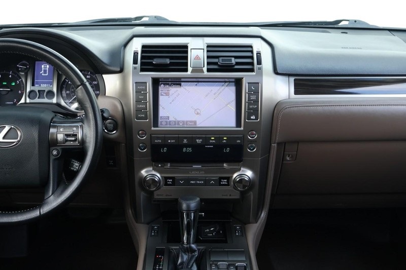 2017 Lexus GX 460 photo 32