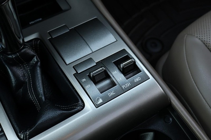 2017 Lexus GX 460 photo 40