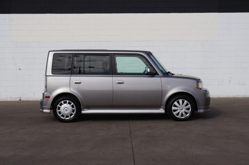 2005 Scion xB photo 4