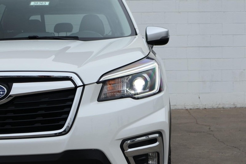 2020 Subaru Forester Touring photo 3