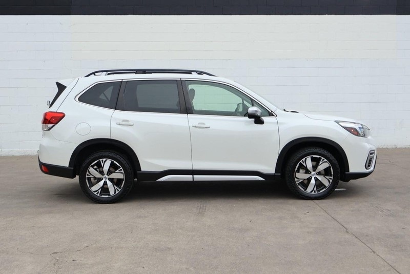 2020 Subaru Forester Touring photo 4