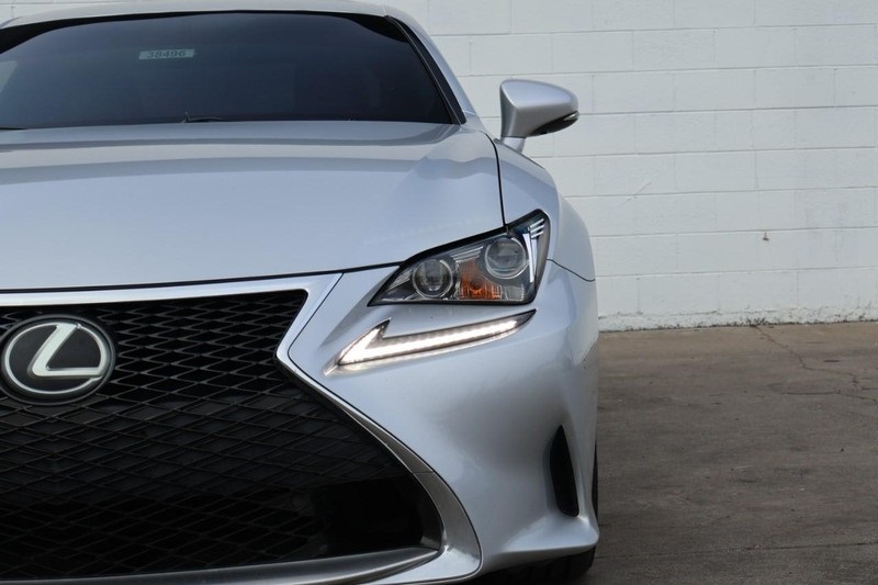 2017 Lexus RC 200t photo 3