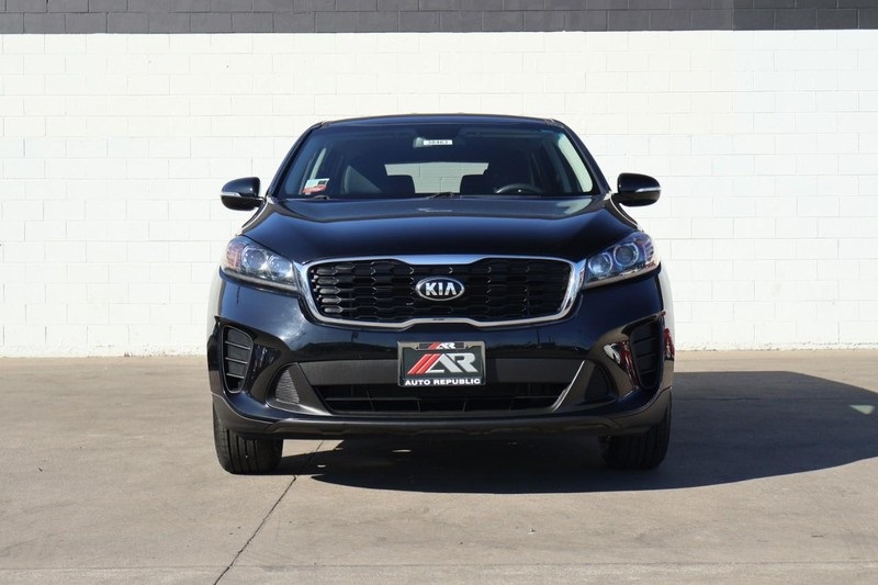 2020 Kia Sorento LX S photo 2