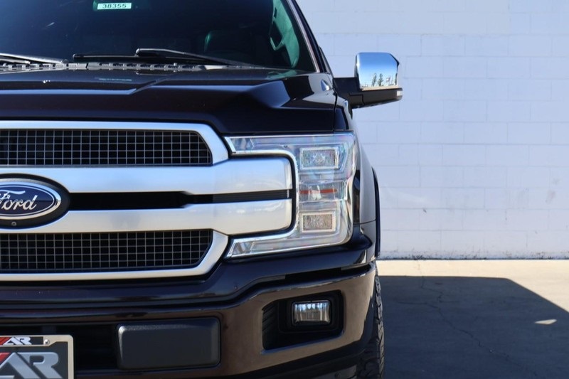 2018 Ford F-150 Platinum photo 2