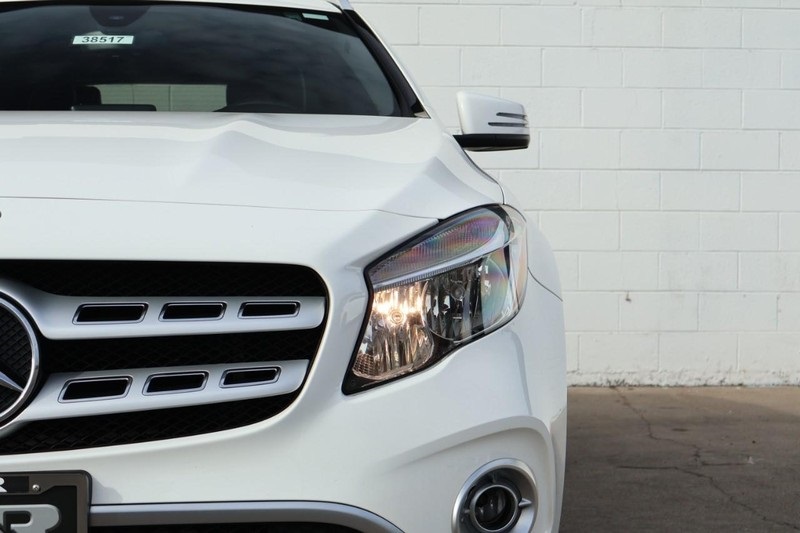 2019 Mercedes Benz GLA 250 photo 2