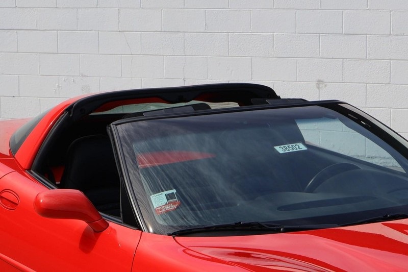 2002 Chevrolet Corvette photo 3