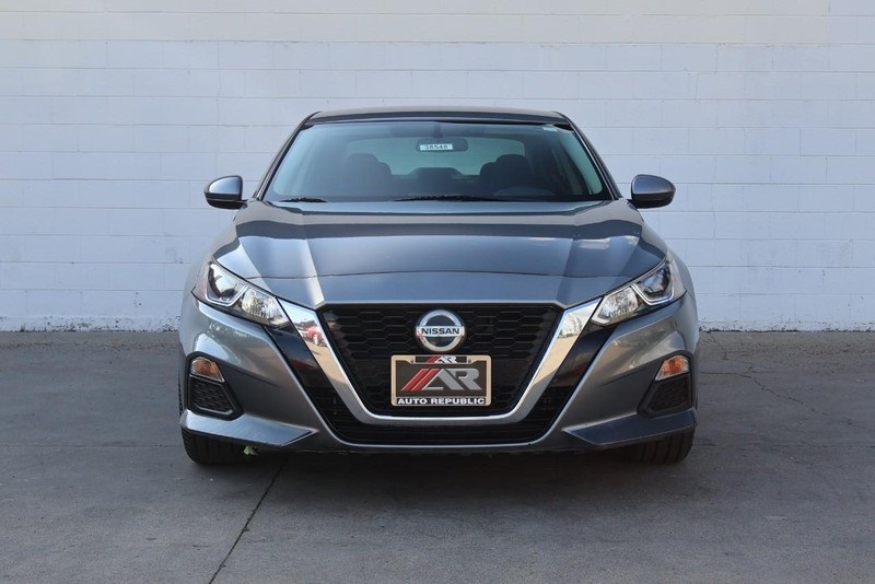 2019 Nissan Altima 2.5 S photo 2
