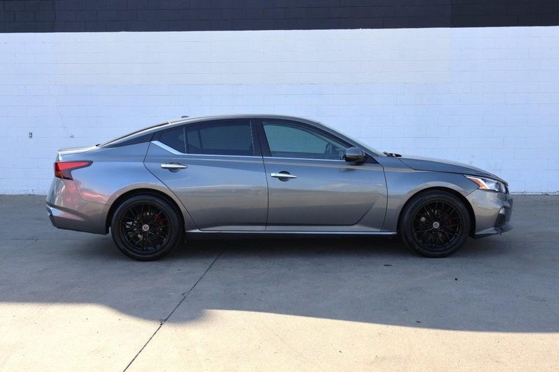 2019 Nissan Altima 2.5 S photo 4