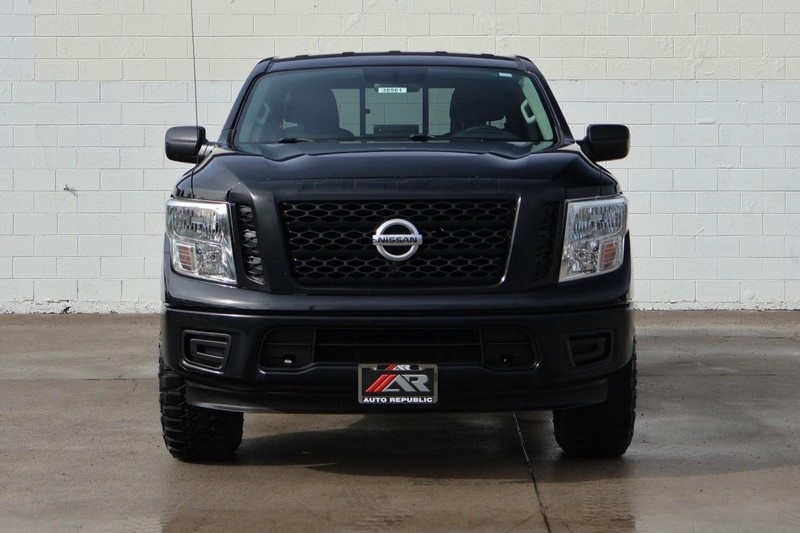 2018 Nissan Titan S photo 2