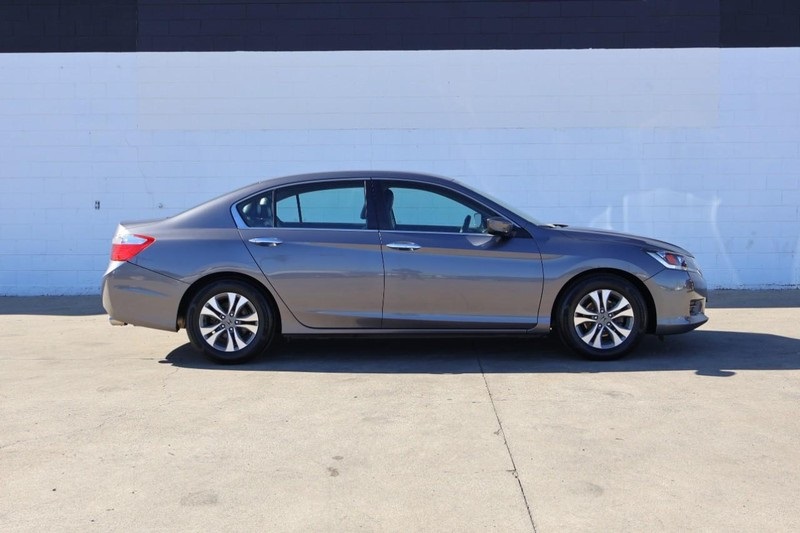 2015 Honda Accord LX photo 4