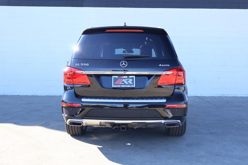 2015 Mercedes Benz GL 550 photo 3