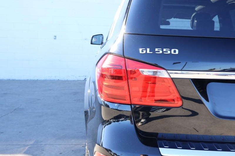 2015 Mercedes Benz GL 550 photo 4