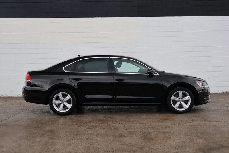 2012 Volkswagen Passat SE photo 4