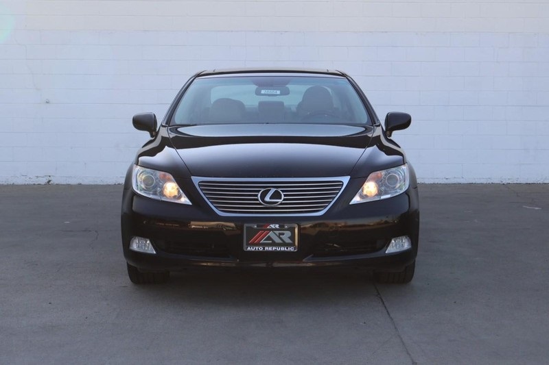 2009 Lexus LS 460 photo 2