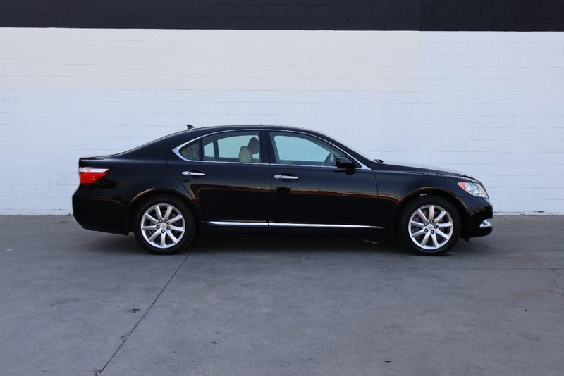 2009 Lexus LS 460 photo 4