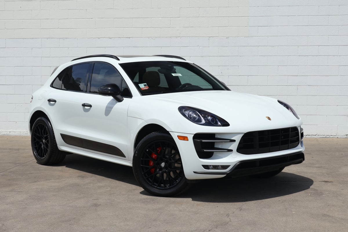 2017 Porsche Macan Turbo's photo
