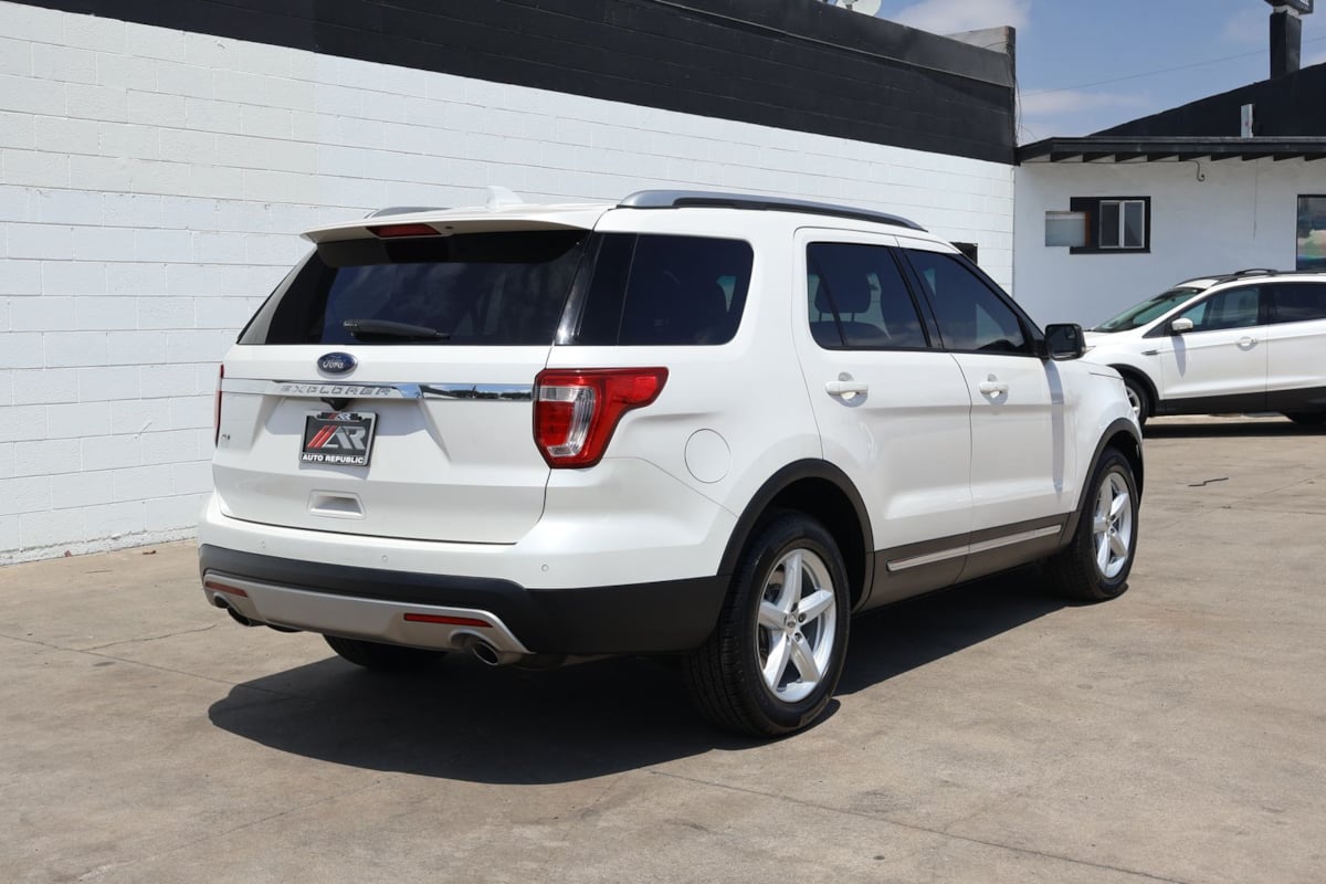 2016 Ford Explorer XLT - Photo 5