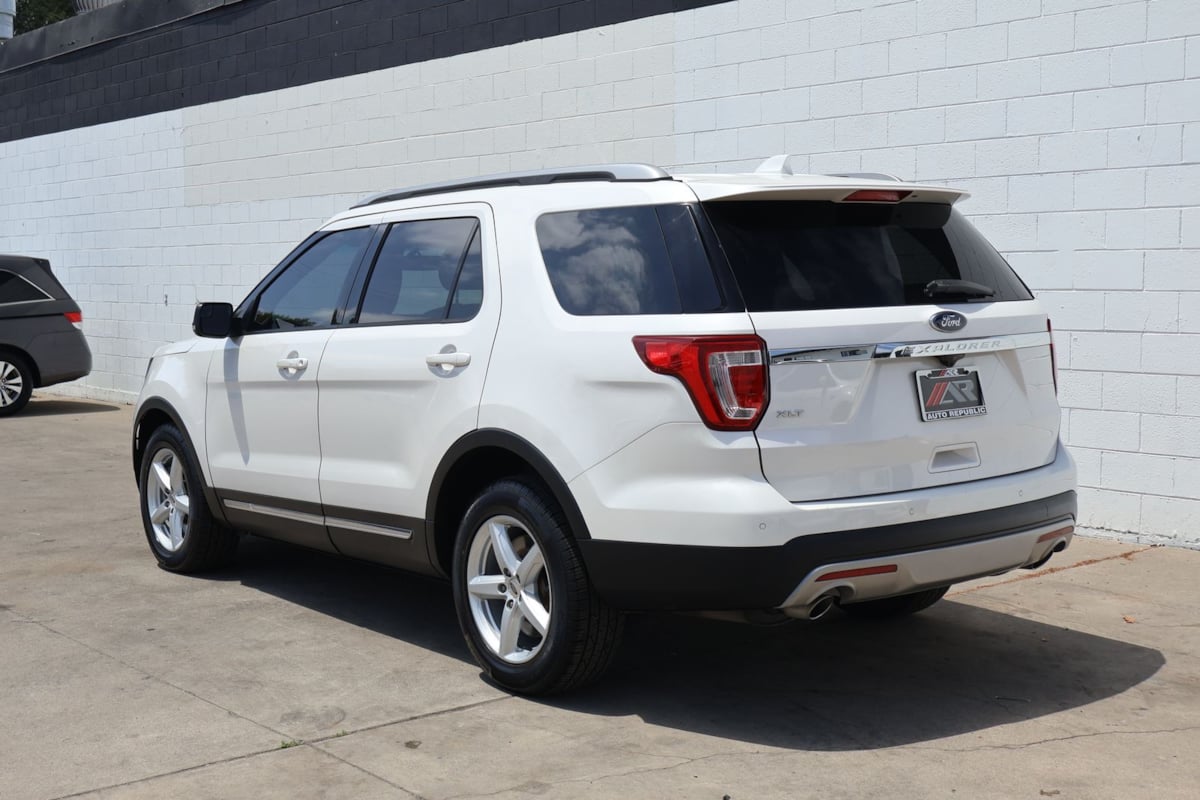 2016 Ford Explorer XLT - Photo 9