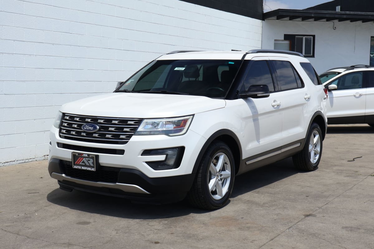 2016 Ford Explorer XLT - Photo 11