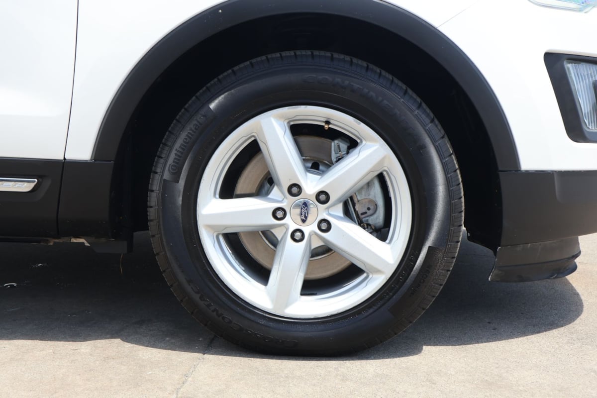 2016 Ford Explorer XLT - Photo 13