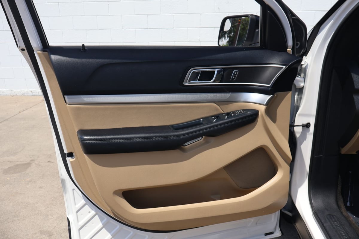 2016 Ford Explorer XLT - Photo 14