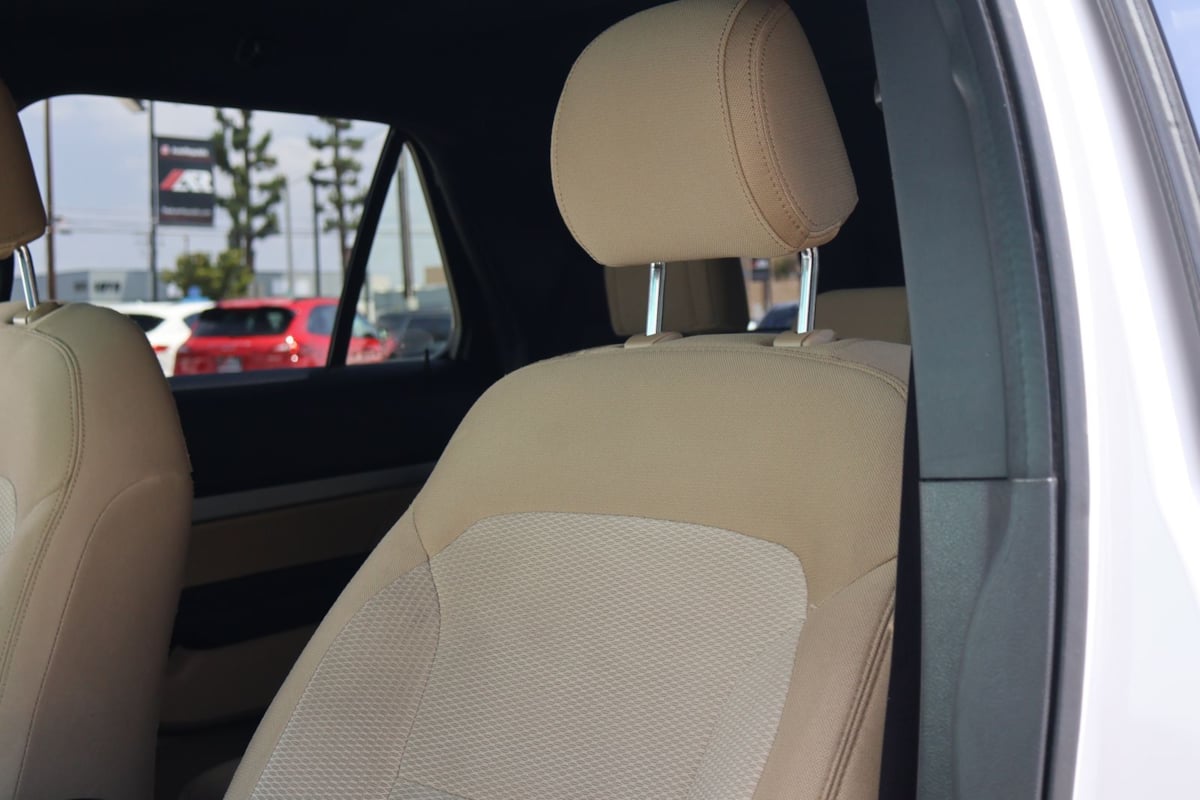 2016 Ford Explorer XLT - Photo 17