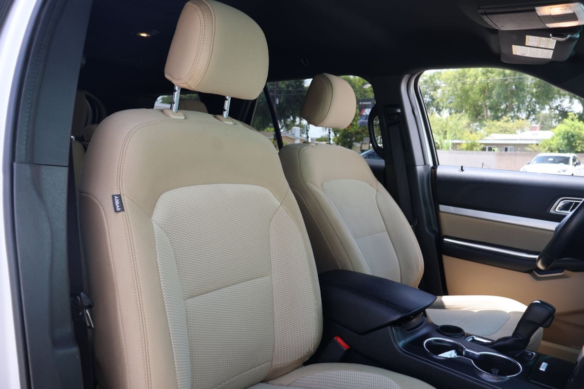 2016 Ford Explorer XLT - Photo 19