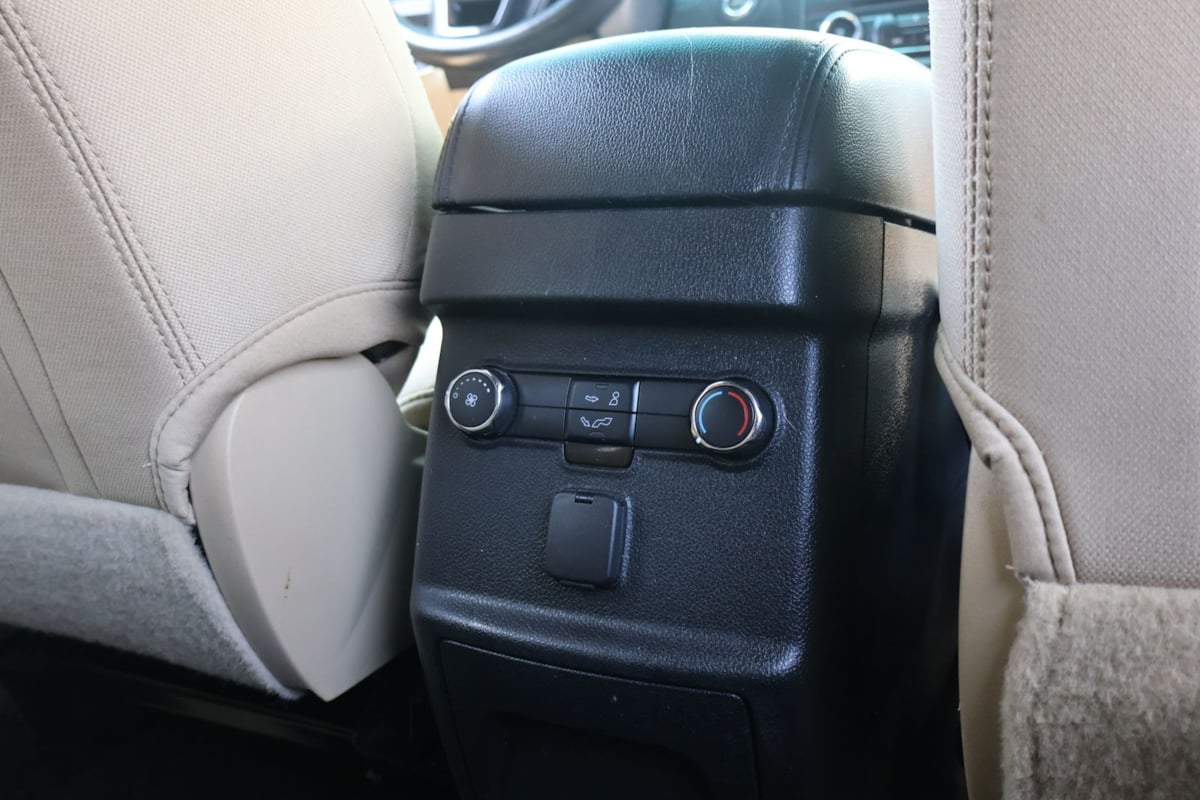 2016 Ford Explorer XLT - Photo 22