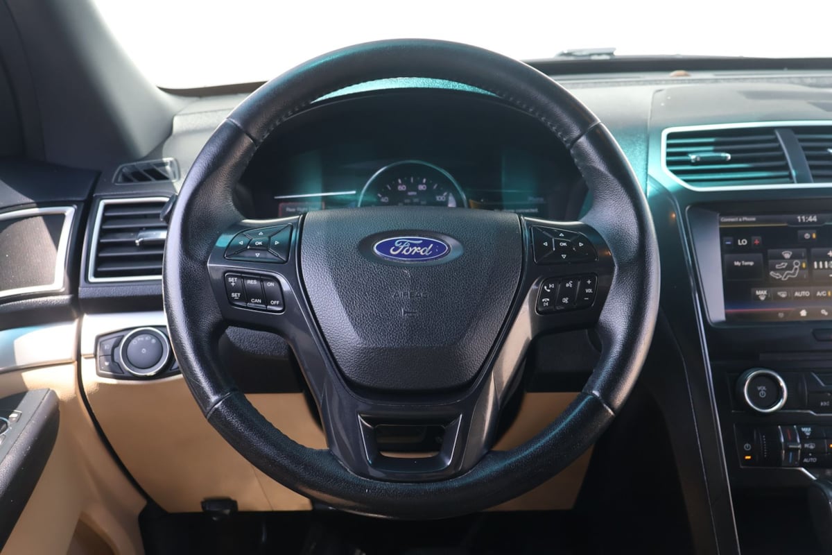 2016 Ford Explorer XLT - Photo 25