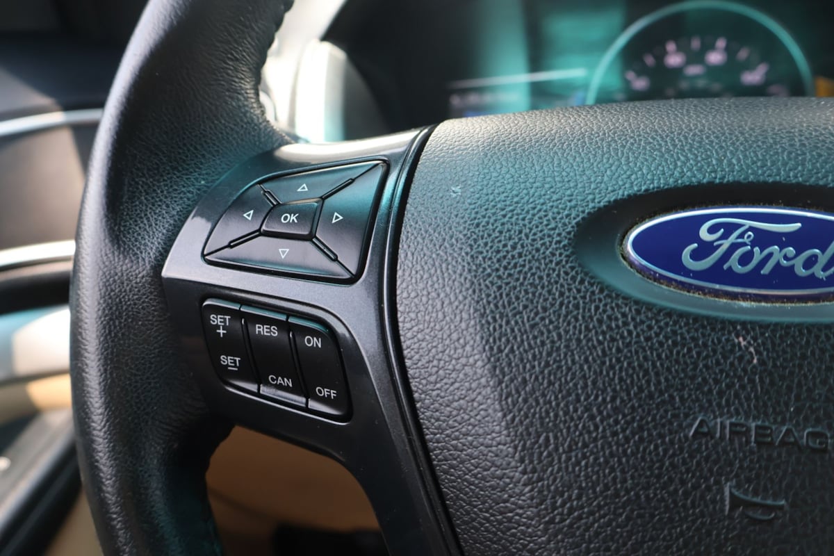 2016 Ford Explorer XLT - Photo 26
