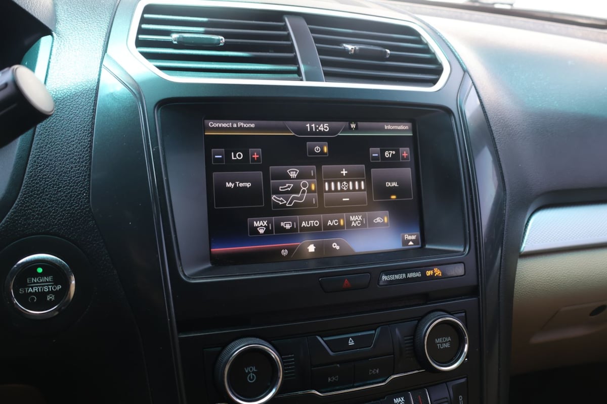2016 Ford Explorer XLT - Photo 30