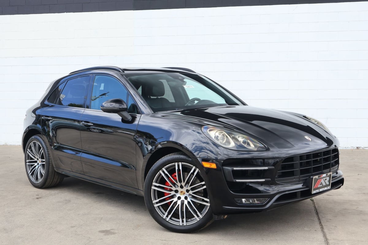 2015 Porsche Macan Turbo's photo