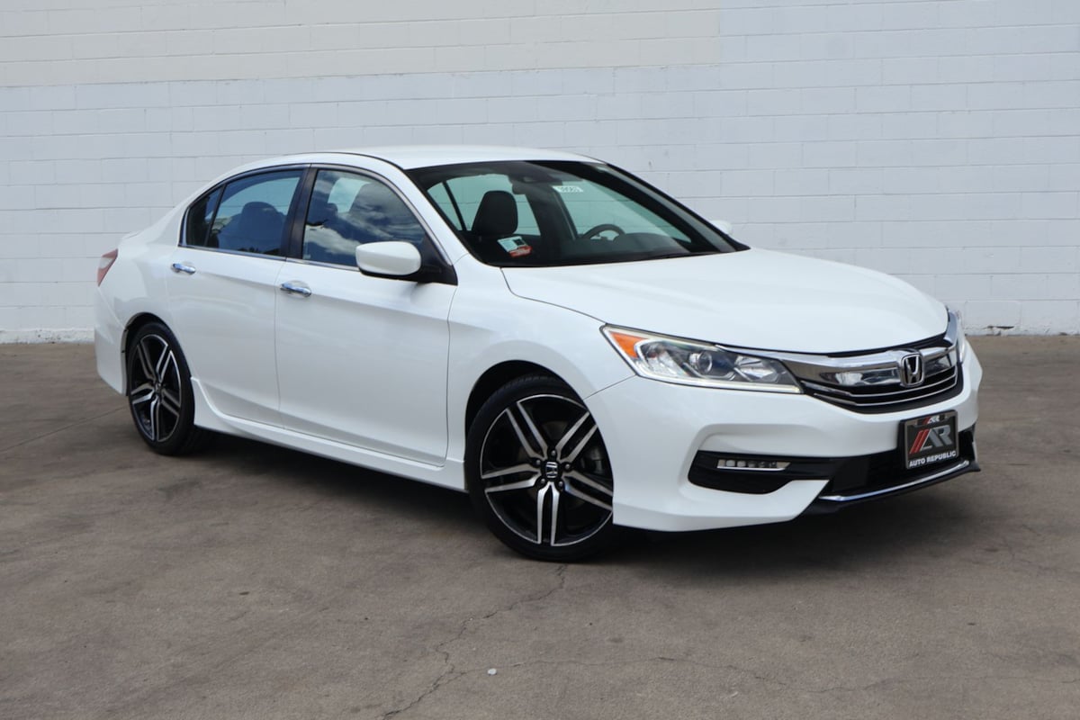 2017 Honda Accord Sport CVT w/Honda Sensing's photo
