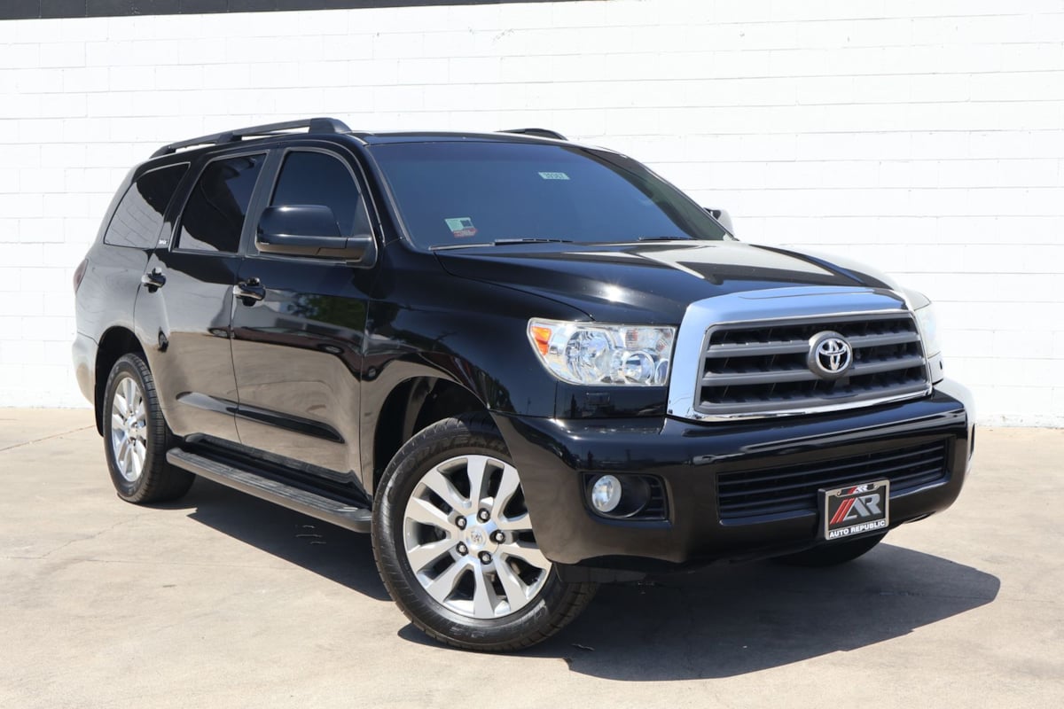 2011 Toyota Sequoia 5.7 Auto SR5's photo