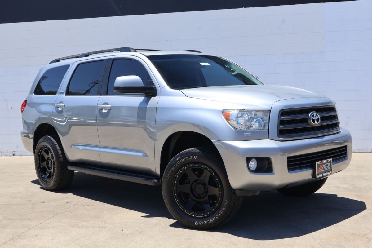 2017 Toyota Sequoia SR5
